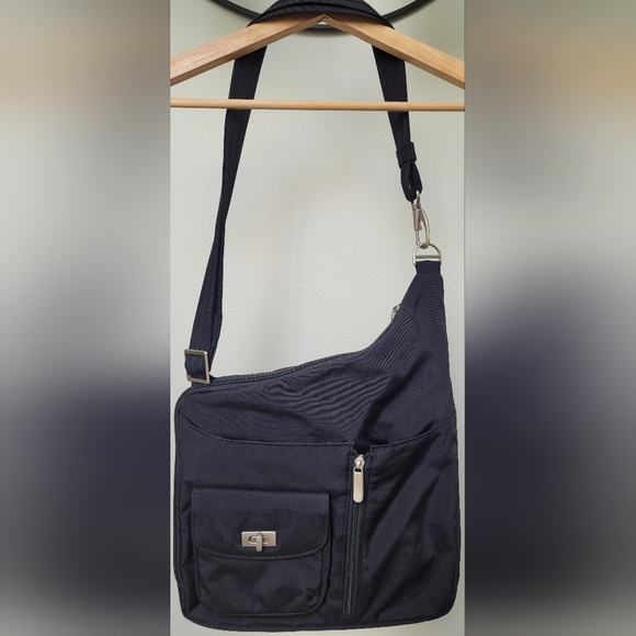 Magellan's VaultPro RFID Gateway Grande Anti-theft Secure Travel Bag In Black - Picture 1 of 14
